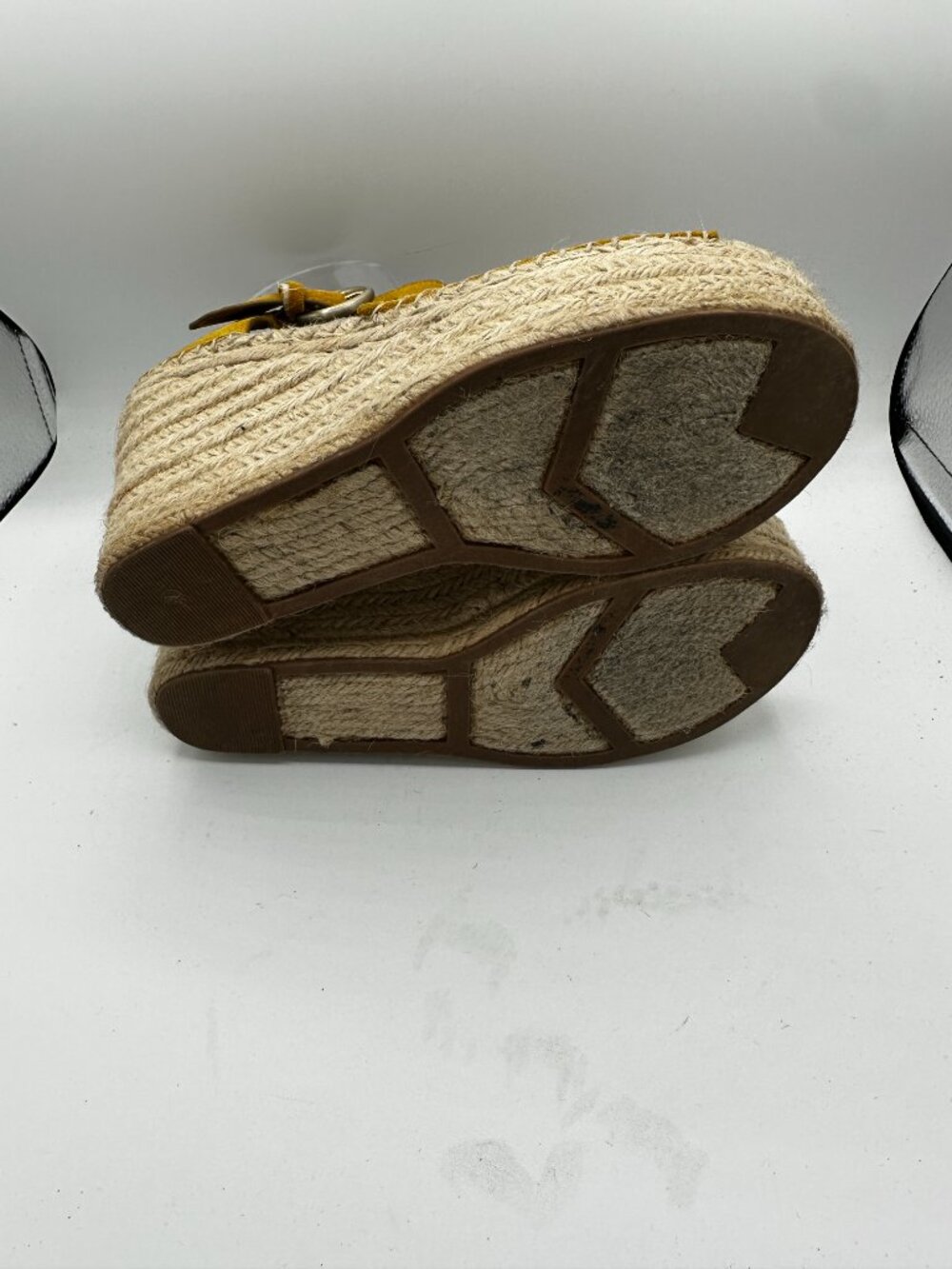 Marc Fisher LTD Adalla Platform Wedge Sandals Mustard Yellow Women's 7.5M - Picture 6 of 7